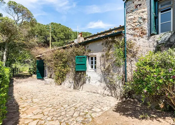 The Old Mill With Private Garden And Torrent